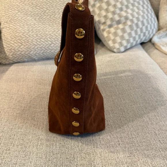 NWT Madewell Essentials Suede Bucket Bag with studded strap detail in brown - Picture 7 of 12